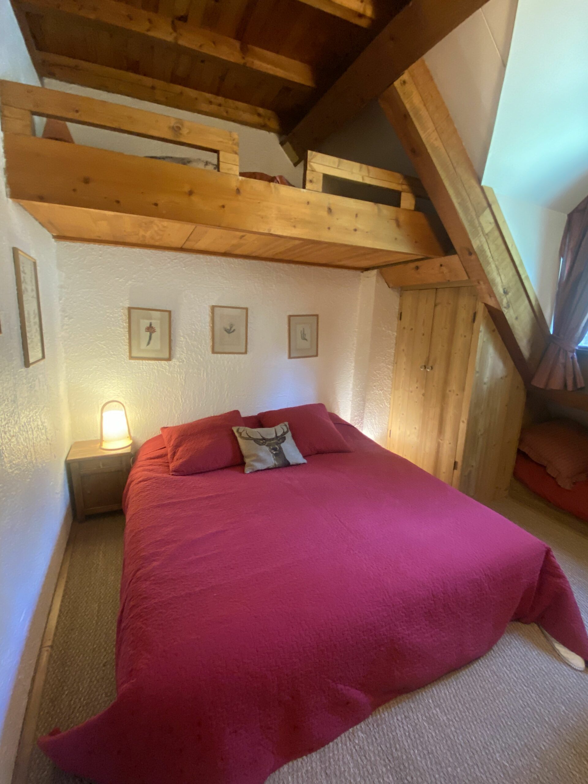 CHAMBRE 2 (1er ETAGE) - CONFIGURATION LIT DOUBLE EN 180cm