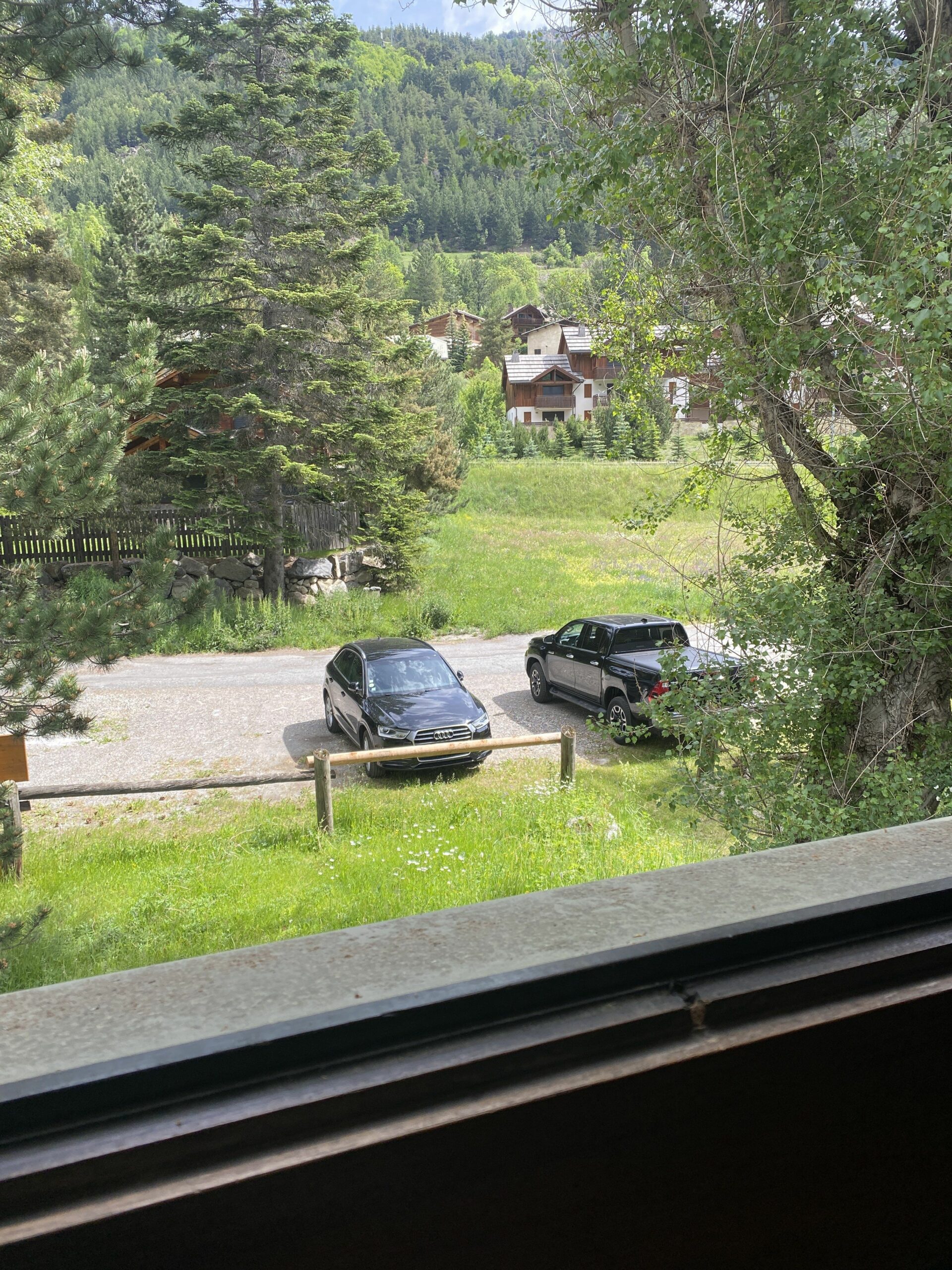 Vue Parking arrière Chalet